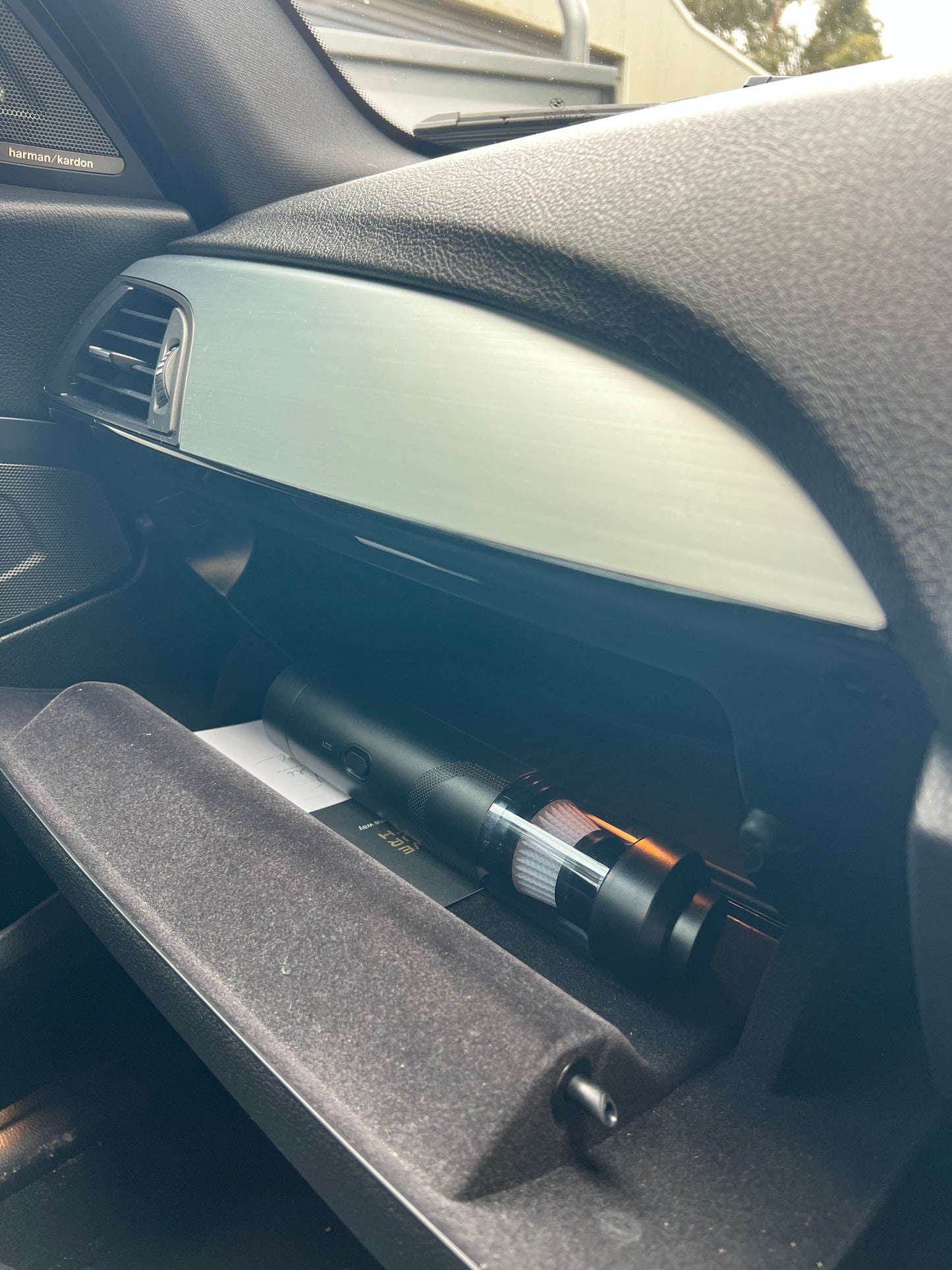 Powerful Wireless Mini Car Vacuum™