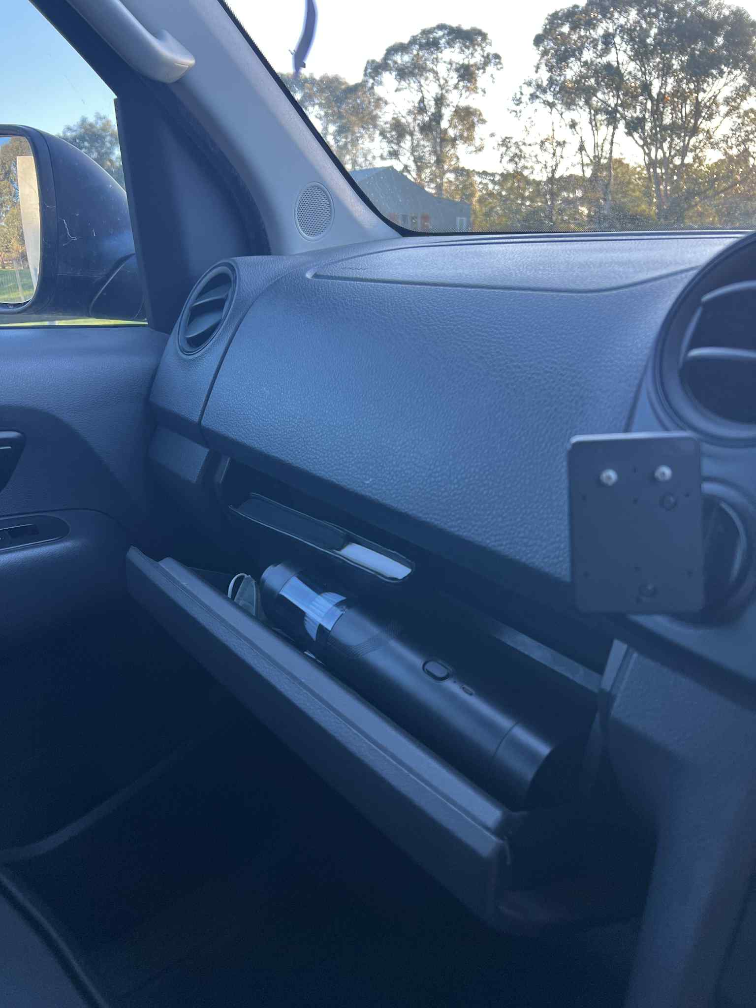 Powerful Wireless Mini Car Vacuum™